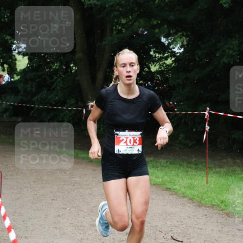 21.06.2025 - 27. Vierlanden-Triathlon Lena Gebhardt http://msf.ph/oto/8003387 15.06.2025 14:19:42 Laufen 202, 203, 14, 14 meine-sportfotos.de