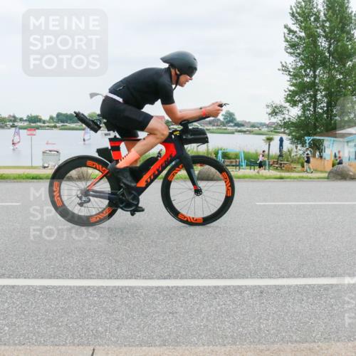 21.06.2025 - 27. Vierlanden-Triathlon H.Heesch http://msf.ph/oto/8003407 15.06.2025 12:49:22 Radfahren 950 meine-sportfotos.de