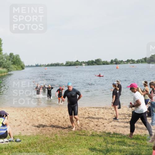 21.06.2025 - 27. Vierlanden-Triathlon MichiJ http://msf.ph/oto/8003414 15.06.2026 10:05:51 Schwimmen 372, 392, 410, 435, 442, 450, 458 meine-sportfotos.de