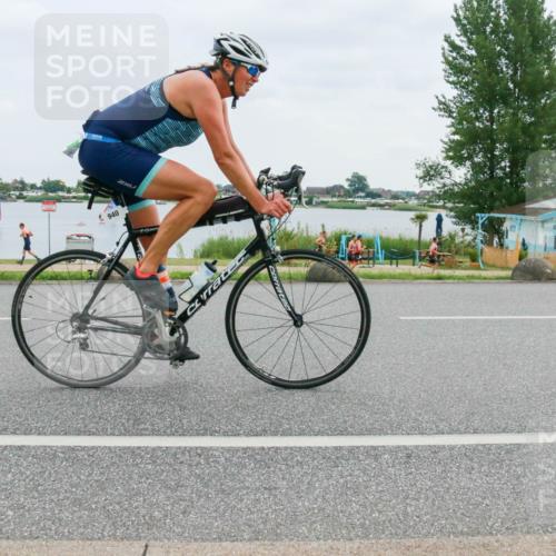 21.06.2025 - 27. Vierlanden-Triathlon H.Heesch http://msf.ph/oto/8003443 15.06.2025 12:49:30 Radfahren 940, 976 meine-sportfotos.de