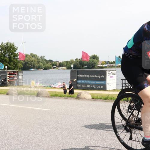 21.06.2025 - 27. Vierlanden-Triathlon H.Heesch http://msf.ph/oto/8003446 15.06.2025 11:48:34 Radfahren 223, 781, 816, 866 meine-sportfotos.de