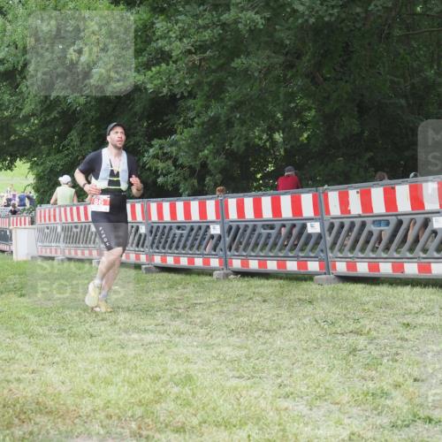 21.06.2025 - 27. Vierlanden-Triathlon KatJ http://msf.ph/oto/8003452 15.06.2025 12:57:06 Ziel 64, 86 meine-sportfotos.de