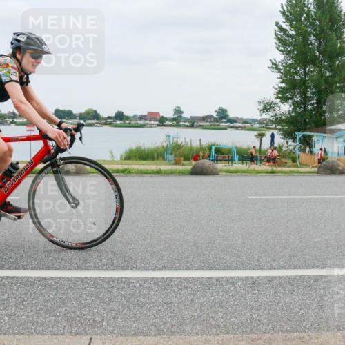21.06.2025 - 27. Vierlanden-Triathlon H.Heesch http://msf.ph/oto/8003465 15.06.2025 12:49:31 Radfahren 940, 976 meine-sportfotos.de