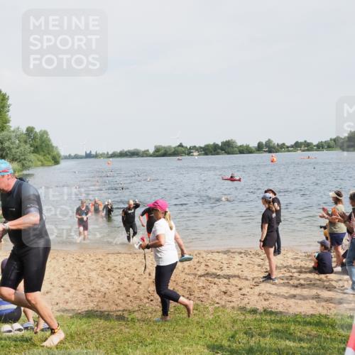 21.06.2025 - 27. Vierlanden-Triathlon MichiJ http://msf.ph/oto/8003482 15.06.2026 10:05:53 Schwimmen 372, 392, 410, 435, 442, 450, 458 meine-sportfotos.de