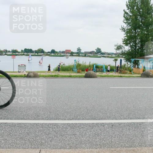 21.06.2025 - 27. Vierlanden-Triathlon H.Heesch http://msf.ph/oto/8003501 15.06.2025 12:50:37 Radfahren 941 meine-sportfotos.de
