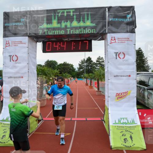 15.06.2025 - 7 Türme Triathlon Michael Strokosch http://msf.ph/oto/8003516 15.06.2025 14:41:16 Ziel 625 meine-sportfotos.de