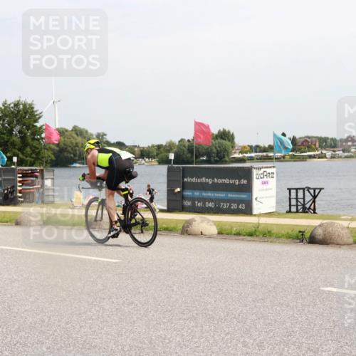 21.06.2025 - 27. Vierlanden-Triathlon H.Heesch http://msf.ph/oto/8003521 15.06.2025 11:49:23 Radfahren 844 meine-sportfotos.de