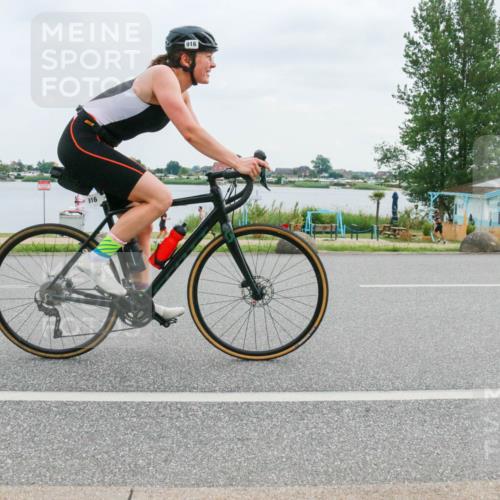 21.06.2025 - 27. Vierlanden-Triathlon H.Heesch http://msf.ph/oto/8003534 15.06.2025 12:50:57 Radfahren 890 meine-sportfotos.de