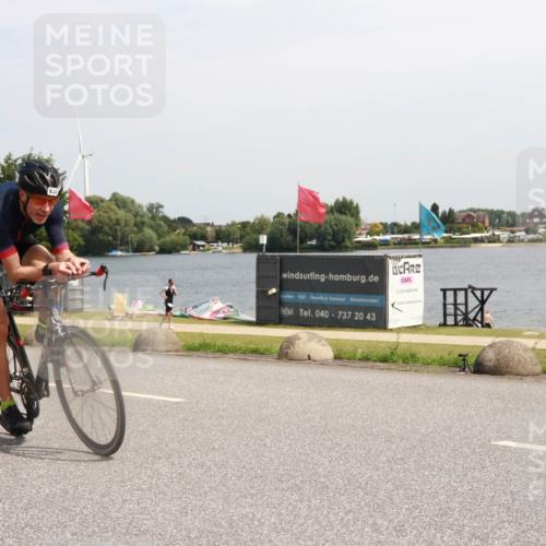 21.06.2025 - 27. Vierlanden-Triathlon H.Heesch http://msf.ph/oto/8003535 15.06.2025 11:49:28 Radfahren 681, 835, 844 meine-sportfotos.de
