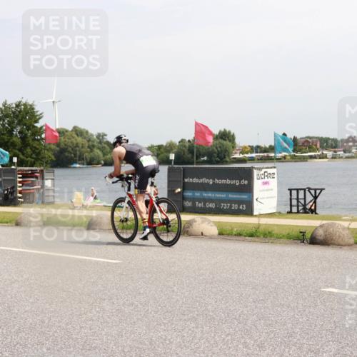 21.06.2025 - 27. Vierlanden-Triathlon H.Heesch http://msf.ph/oto/8003549 15.06.2025 11:49:40 Radfahren 810, 828, 845, 855 meine-sportfotos.de