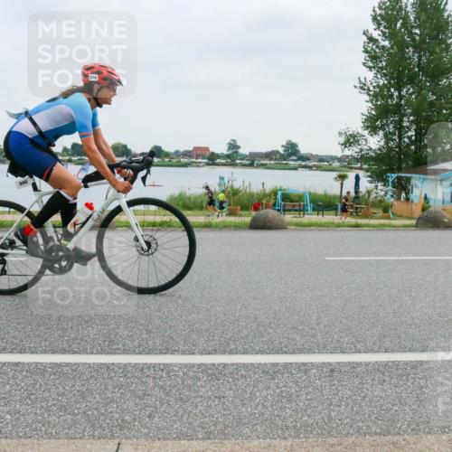 21.06.2025 - 27. Vierlanden-Triathlon H.Heesch http://msf.ph/oto/8003558 15.06.2025 12:51:01 Radfahren 890 meine-sportfotos.de