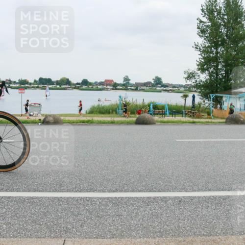 21.06.2025 - 27. Vierlanden-Triathlon H.Heesch http://msf.ph/oto/8003575 15.06.2025 12:51:29 Radfahren 959 meine-sportfotos.de