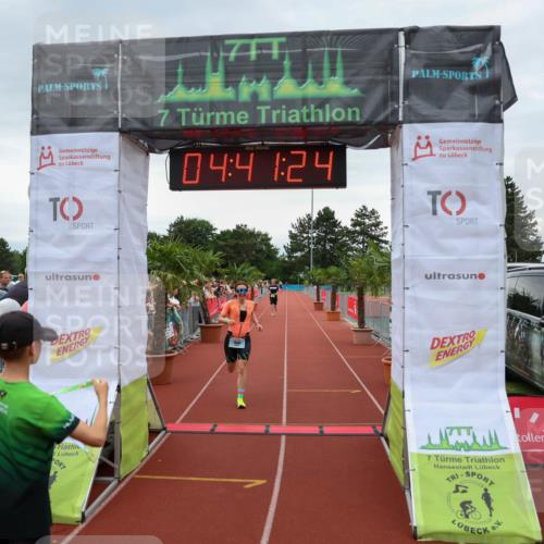 15.06.2025 - 7 Türme Triathlon Michael Strokosch http://msf.ph/oto/8003589 15.06.2025 14:41:23 Ziel 520, 625 meine-sportfotos.de
