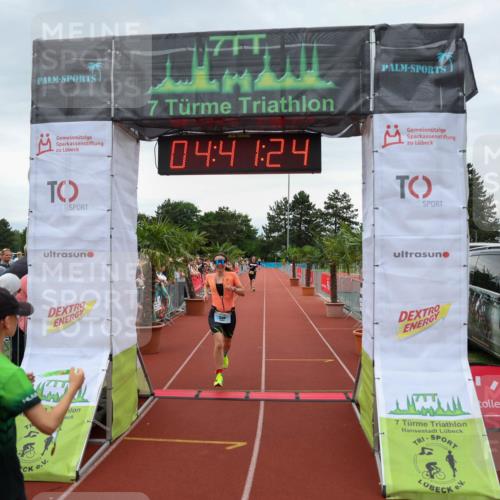 15.06.2025 - 7 Türme Triathlon Michael Strokosch http://msf.ph/oto/8003596 15.06.2025 14:41:24 Ziel 520 meine-sportfotos.de