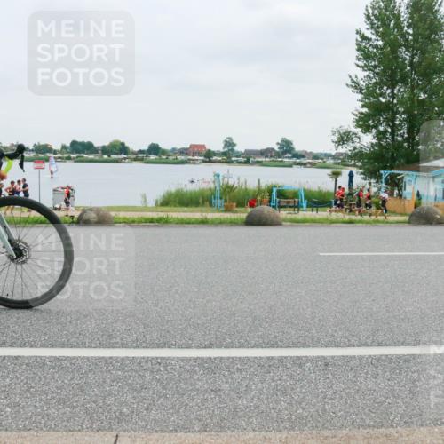 21.06.2025 - 27. Vierlanden-Triathlon H.Heesch http://msf.ph/oto/8003597 15.06.2025 12:51:37 Radfahren 924 meine-sportfotos.de
