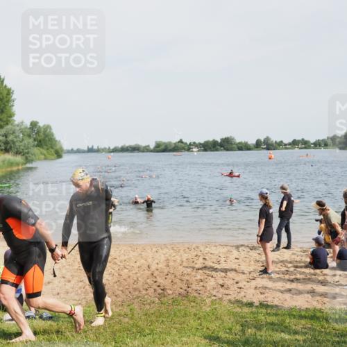 21.06.2025 - 27. Vierlanden-Triathlon MichiJ http://msf.ph/oto/8003611 15.06.2026 10:05:59 Schwimmen 362, 372, 410, 435, 458 meine-sportfotos.de