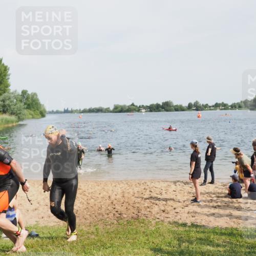 21.06.2025 - 27. Vierlanden-Triathlon MichiJ http://msf.ph/oto/8003618 15.06.2026 10:05:59 Schwimmen 362, 372, 410, 435, 458 meine-sportfotos.de