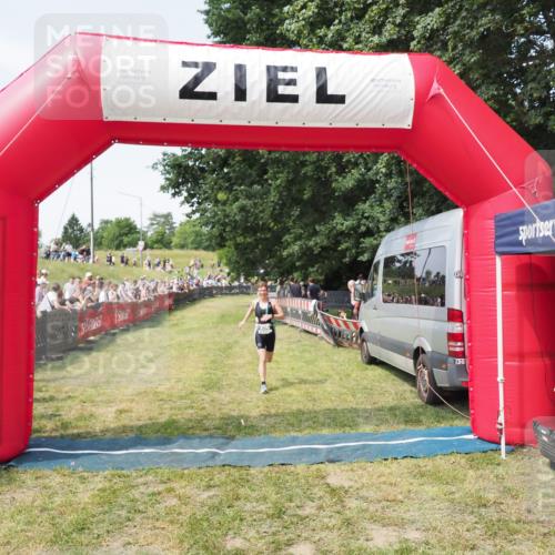 21.06.2025 - 27. Vierlanden-Triathlon MichiJ http://msf.ph/oto/8003620 15.06.2026 11:27:34 Ziel 509 meine-sportfotos.de