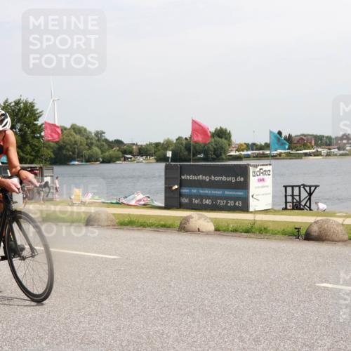21.06.2025 - 27. Vierlanden-Triathlon H.Heesch http://msf.ph/oto/8003623 15.06.2025 11:50:07 Radfahren 714, 738, 786, 830, 832 meine-sportfotos.de