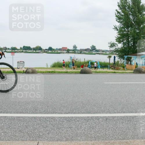 21.06.2025 - 27. Vierlanden-Triathlon H.Heesch http://msf.ph/oto/8003625 15.06.2025 12:52:00 Radfahren 699, 885 meine-sportfotos.de