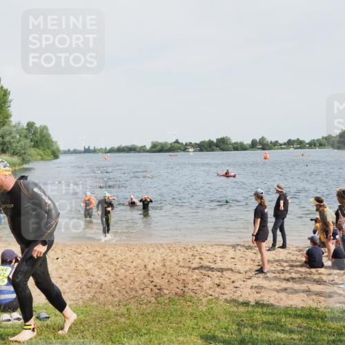 21.06.2025 - 27. Vierlanden-Triathlon MichiJ http://msf.ph/oto/8003630 15.06.2026 10:06:00 Schwimmen 362, 372, 410, 448, 458 meine-sportfotos.de