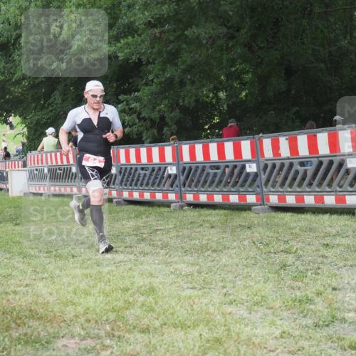 21.06.2025 - 27. Vierlanden-Triathlon KatJ http://msf.ph/oto/8003634 15.06.2025 12:57:15 Ziel 5, 51, 64, 99 meine-sportfotos.de