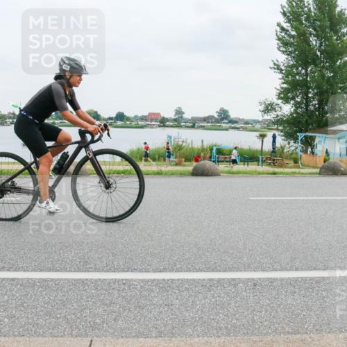 21.06.2025 - 27. Vierlanden-Triathlon H.Heesch http://msf.ph/oto/8003635 15.06.2025 12:52:00 Radfahren 699, 885 meine-sportfotos.de