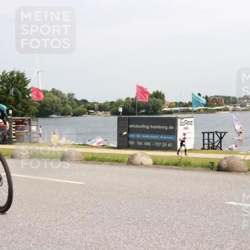21.06.2025 - 27. Vierlanden-Triathlon H.Heesch http://msf.ph/oto/8003650 15.06.2025 11:50:17 Radfahren 729, 766, 819, 953 meine-sportfotos.de