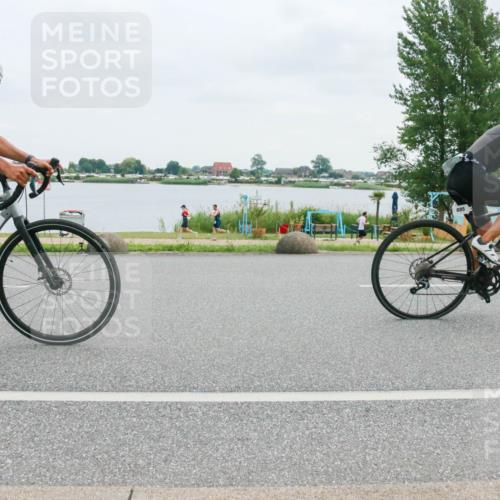 21.06.2025 - 27. Vierlanden-Triathlon H.Heesch http://msf.ph/oto/8003652 15.06.2025 12:52:01 Radfahren 699, 885 meine-sportfotos.de