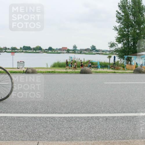 21.06.2025 - 27. Vierlanden-Triathlon H.Heesch http://msf.ph/oto/8003666 15.06.2025 12:52:22 Radfahren 969 meine-sportfotos.de