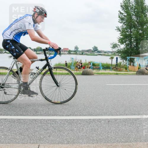 21.06.2025 - 27. Vierlanden-Triathlon H.Heesch http://msf.ph/oto/8003668 15.06.2025 12:52:22 Radfahren 969 meine-sportfotos.de