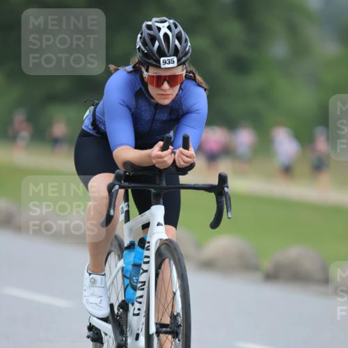 21.06.2025 - 27. Vierlanden-Triathlon H.Heesch http://msf.ph/oto/8003680 15.06.2025 12:48:14 Radfahren 935 meine-sportfotos.de