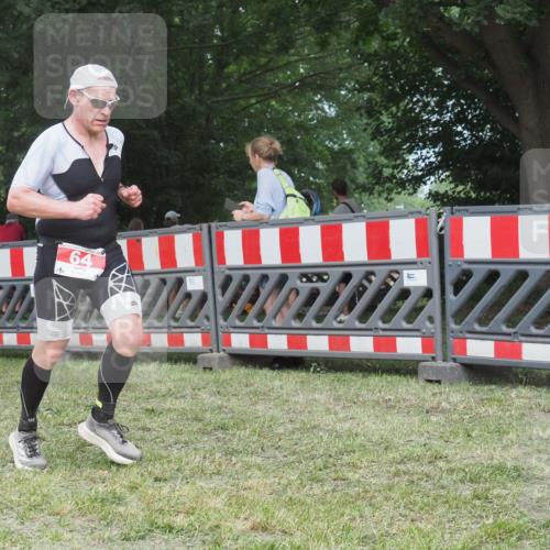 21.06.2025 - 27. Vierlanden-Triathlon KatJ http://msf.ph/oto/8003683 15.06.2025 12:57:16 Ziel 5, 51, 64, 99 meine-sportfotos.de