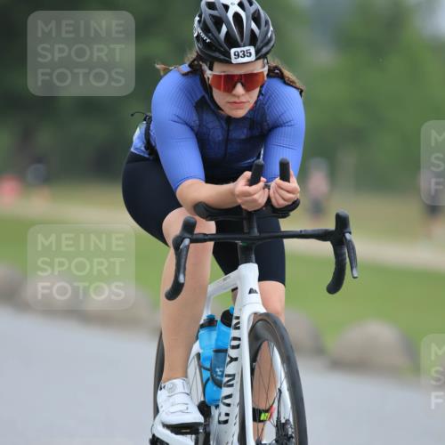 21.06.2025 - 27. Vierlanden-Triathlon H.Heesch http://msf.ph/oto/8003687 15.06.2025 12:48:14 Radfahren 935 meine-sportfotos.de
