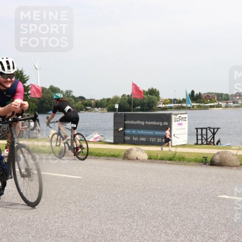 21.06.2025 - 27. Vierlanden-Triathlon H.Heesch http://msf.ph/oto/8003689 15.06.2025 11:50:47 Radfahren 750 meine-sportfotos.de