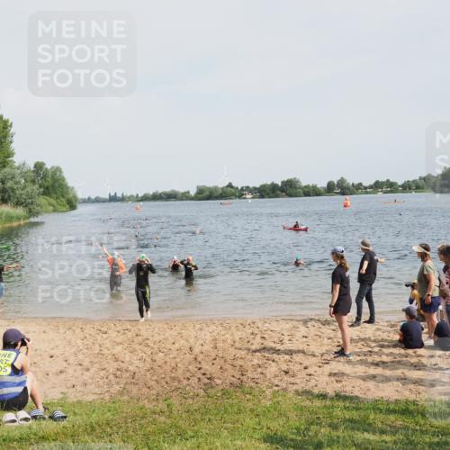 21.06.2025 - 27. Vierlanden-Triathlon MichiJ http://msf.ph/oto/8003690 15.06.2026 10:06:01 Schwimmen 362, 372, 410, 448, 458 meine-sportfotos.de