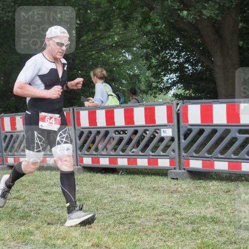 21.06.2025 - 27. Vierlanden-Triathlon KatJ http://msf.ph/oto/8003692 15.06.2025 12:57:16 Ziel 5, 51, 64, 99 meine-sportfotos.de