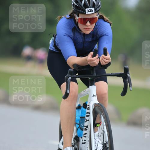 21.06.2025 - 27. Vierlanden-Triathlon H.Heesch http://msf.ph/oto/8003699 15.06.2025 12:48:14 Radfahren 935 meine-sportfotos.de