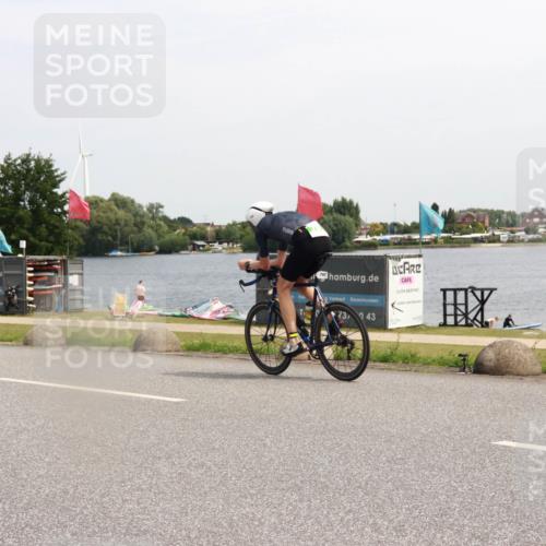 21.06.2025 - 27. Vierlanden-Triathlon H.Heesch http://msf.ph/oto/8003701 15.06.2025 11:51:04 Radfahren 782, 797, 946 meine-sportfotos.de
