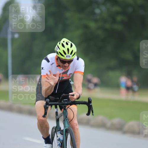 21.06.2025 - 27. Vierlanden-Triathlon H.Heesch http://msf.ph/oto/8003711 15.06.2025 12:48:24 Radfahren 875 meine-sportfotos.de