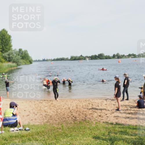 21.06.2025 - 27. Vierlanden-Triathlon MichiJ http://msf.ph/oto/8003714 15.06.2026 10:06:02 Schwimmen 362, 369, 372, 410, 448, 458 meine-sportfotos.de