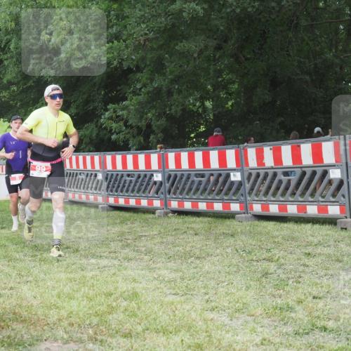 21.06.2025 - 27. Vierlanden-Triathlon KatJ http://msf.ph/oto/8003718 15.06.2025 12:57:20 Ziel 5, 51, 99 meine-sportfotos.de