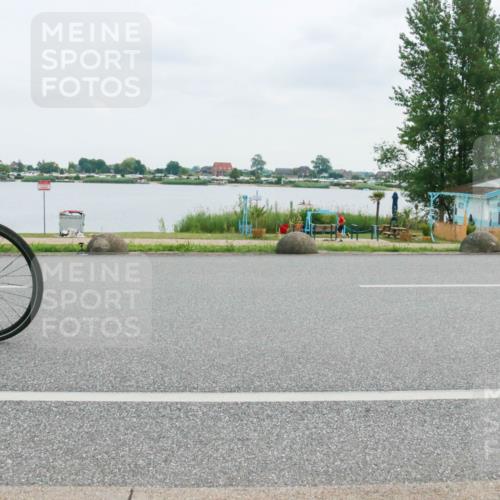 21.06.2025 - 27. Vierlanden-Triathlon H.Heesch http://msf.ph/oto/8003721 15.06.2025 12:53:39 Radfahren 942 meine-sportfotos.de
