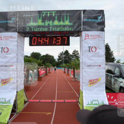 15.06.2025 - 7 Türme Triathlon Michael Strokosch http://msf.ph/oto/8003722 15.06.2025 14:41:37 Ziel 1118 meine-sportfotos.de
