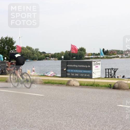 21.06.2025 - 27. Vierlanden-Triathlon H.Heesch http://msf.ph/oto/8003723 15.06.2025 11:51:05 Radfahren 782, 797, 946 meine-sportfotos.de