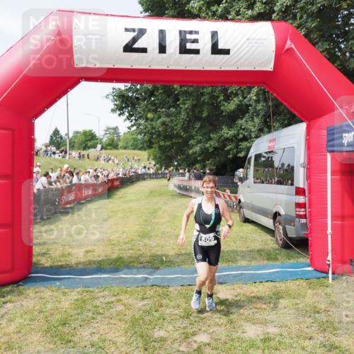 21.06.2025 - 27. Vierlanden-Triathlon MichiJ http://msf.ph/oto/8003733 15.06.2026 11:27:35 Ziel 509 meine-sportfotos.de