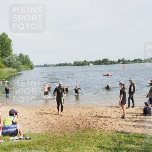 21.06.2025 - 27. Vierlanden-Triathlon MichiJ http://msf.ph/oto/8003734 15.06.2026 10:06:03 Schwimmen 362, 369, 372, 410, 448, 458 meine-sportfotos.de