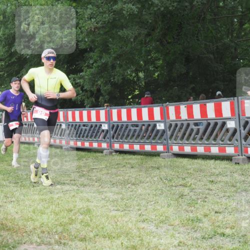 21.06.2025 - 27. Vierlanden-Triathlon KatJ http://msf.ph/oto/8003746 15.06.2025 12:57:20 Ziel 5, 51, 99 meine-sportfotos.de