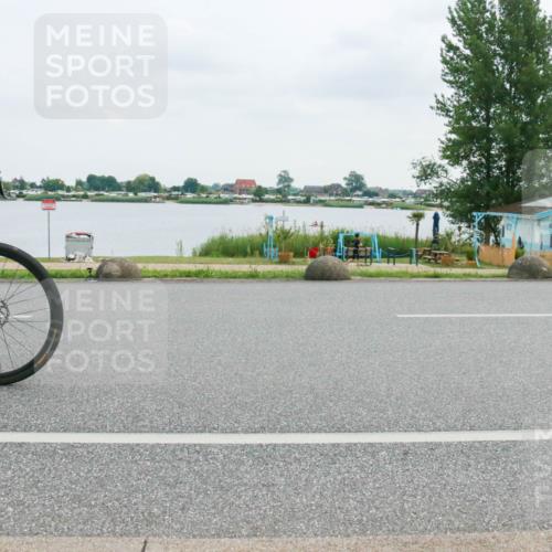 21.06.2025 - 27. Vierlanden-Triathlon H.Heesch http://msf.ph/oto/8003748 15.06.2025 12:53:49 Radfahren 838, 923 meine-sportfotos.de