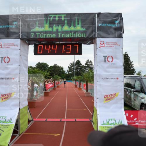 15.06.2025 - 7 Türme Triathlon Michael Strokosch http://msf.ph/oto/8003749 15.06.2025 14:41:37 Ziel 1118 meine-sportfotos.de